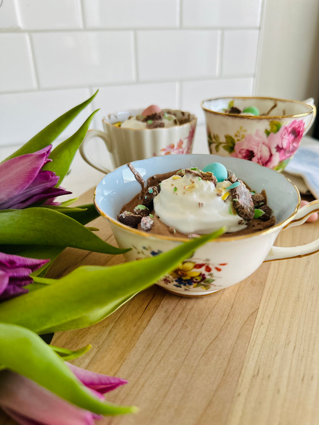 History on Your Table: Vintage Teacups and Mousse Magic!