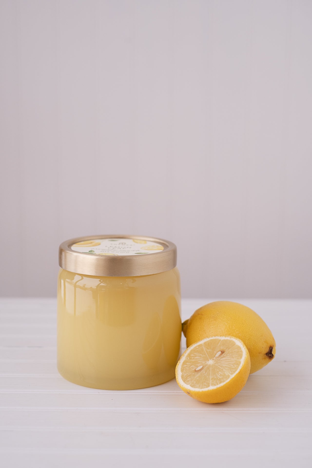 Thymes Lemon Leaf Statement Poured Candle