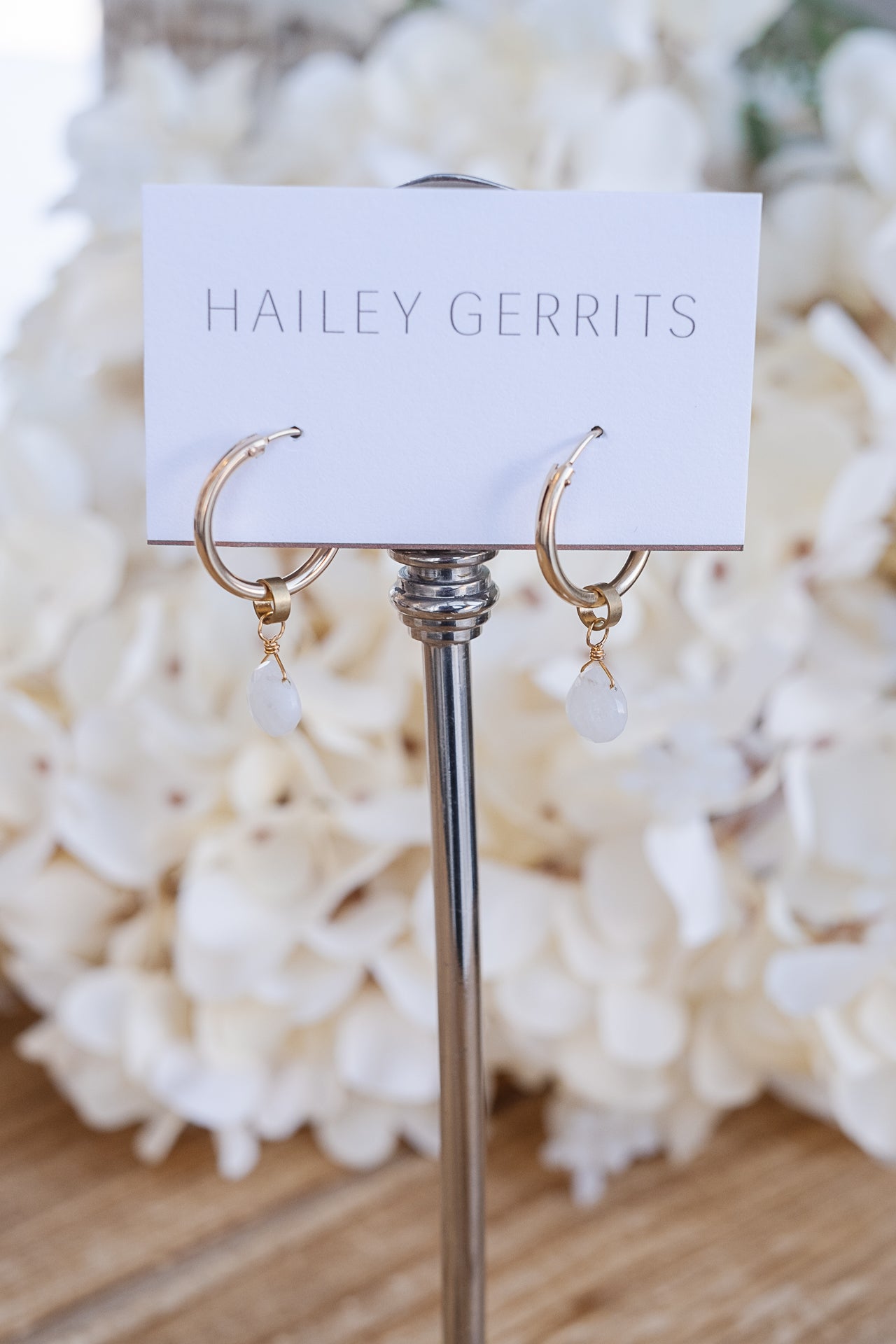Hailey Gerrits Classic Drake Moonstone Earring E04MNLG