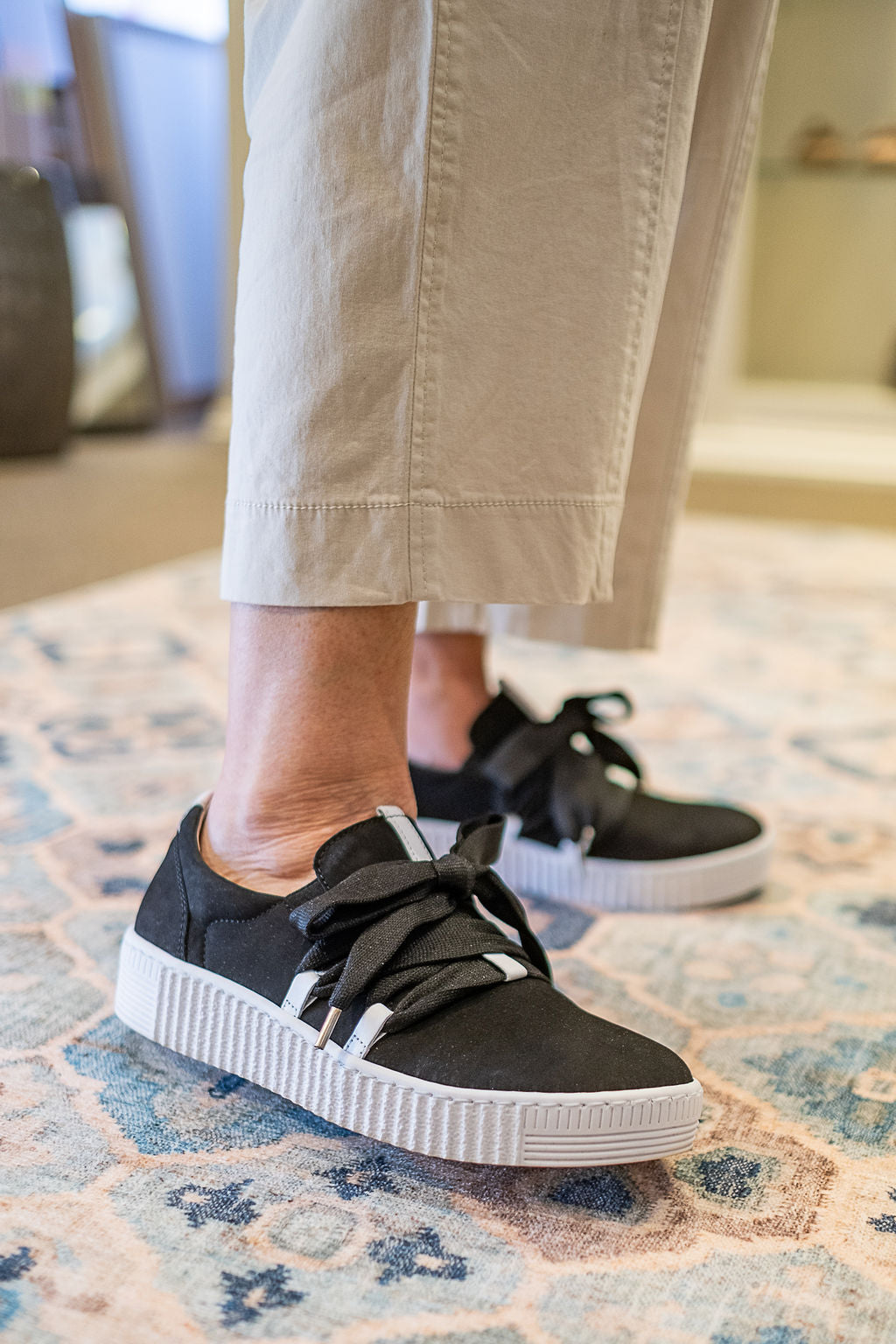 Gabor Bow Sneaker  63.333.17  Black/White (Ice)