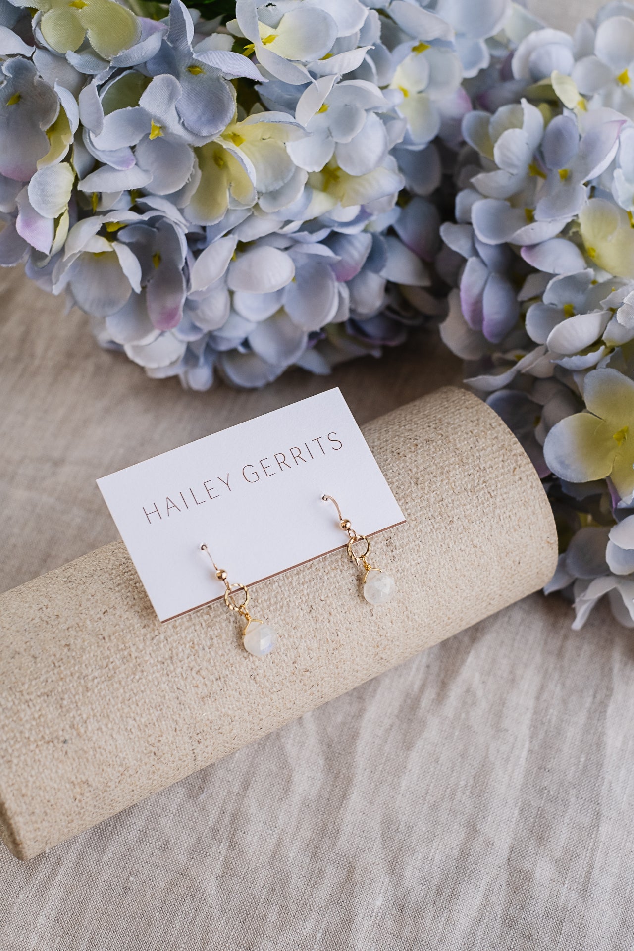 Hailey Gerrits Classic Sidra Moonstone Earring E01MN