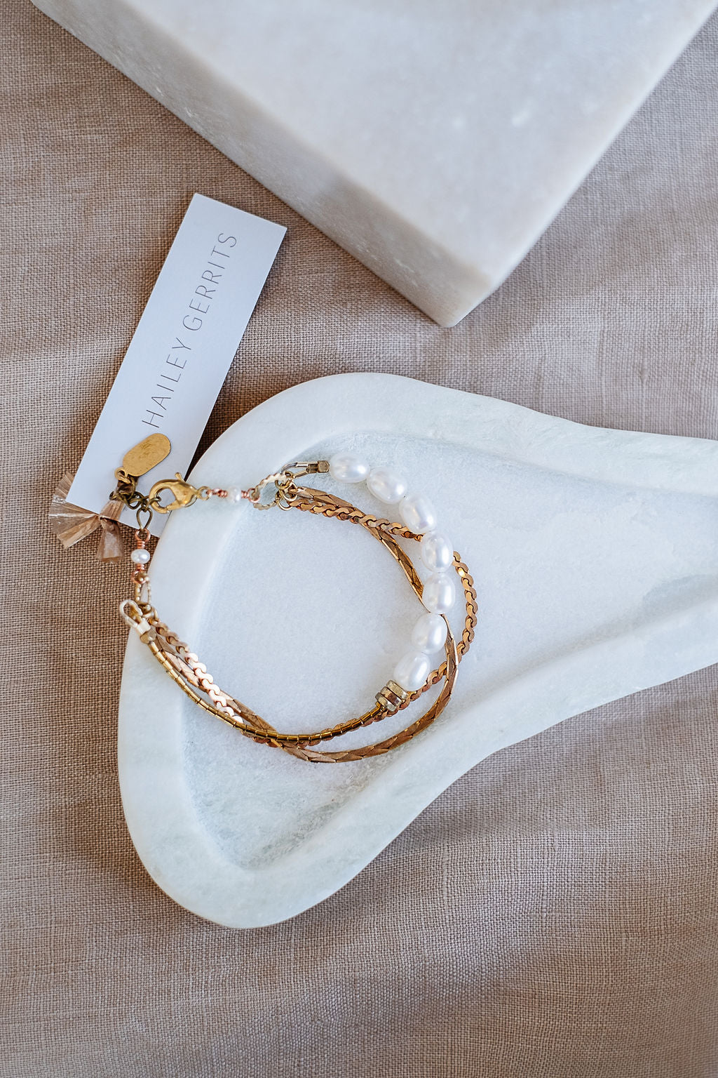 Hailey Gerrits Classic Tallis Freshwater Pearl Bracelet BO5PL