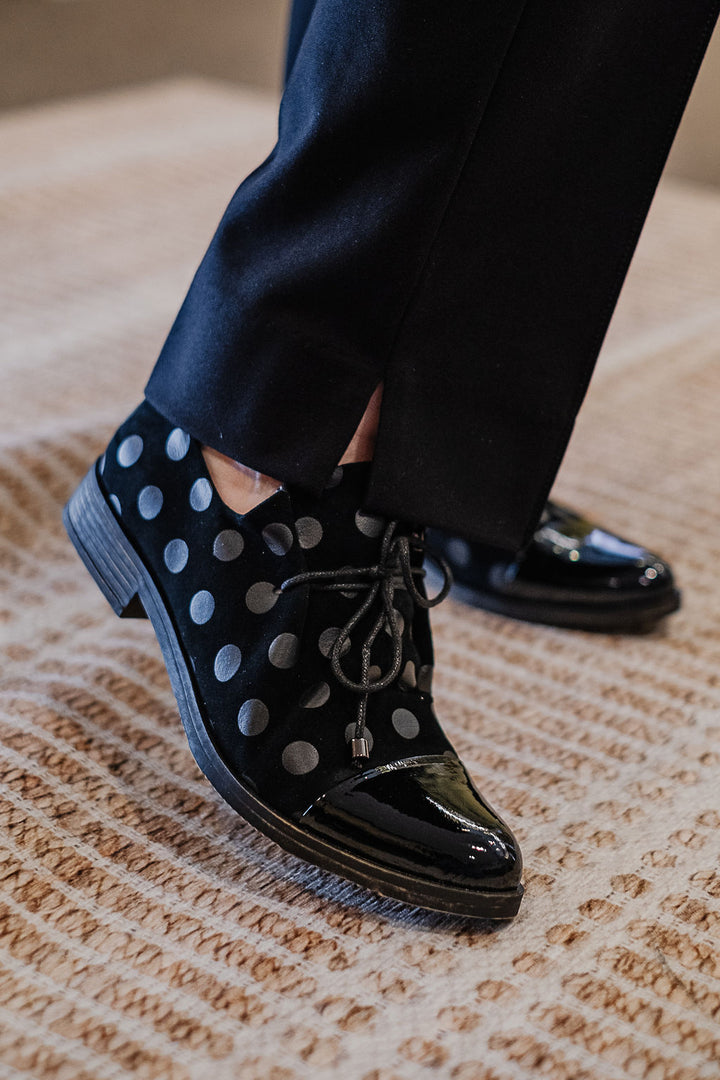 Django & Juliette Kotty Flat  -  Black/Black Dot