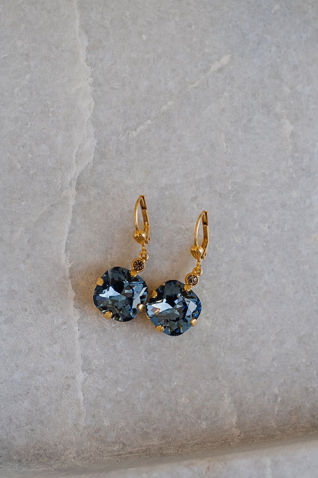 La Vie Parisienne Square Cushion Earring 6556G*