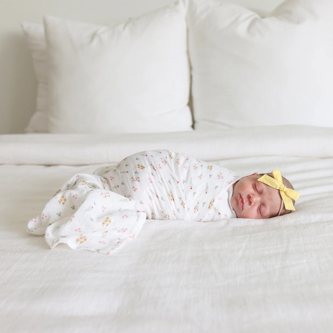 Lulujo Cotton Muslin Swaddles 2 Pk.   Kitty & Flower   LJ172