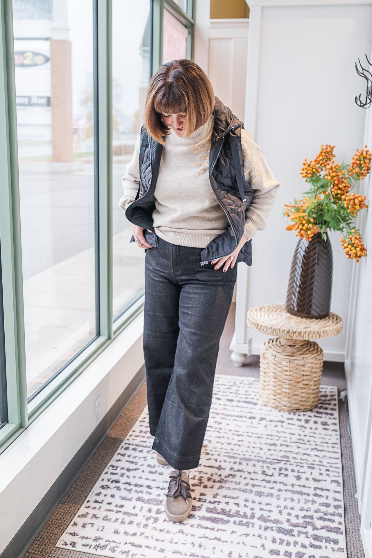 Charlie B Cropped Patch Pocket Flare Jean with Lurex  C5538RR-001  Black