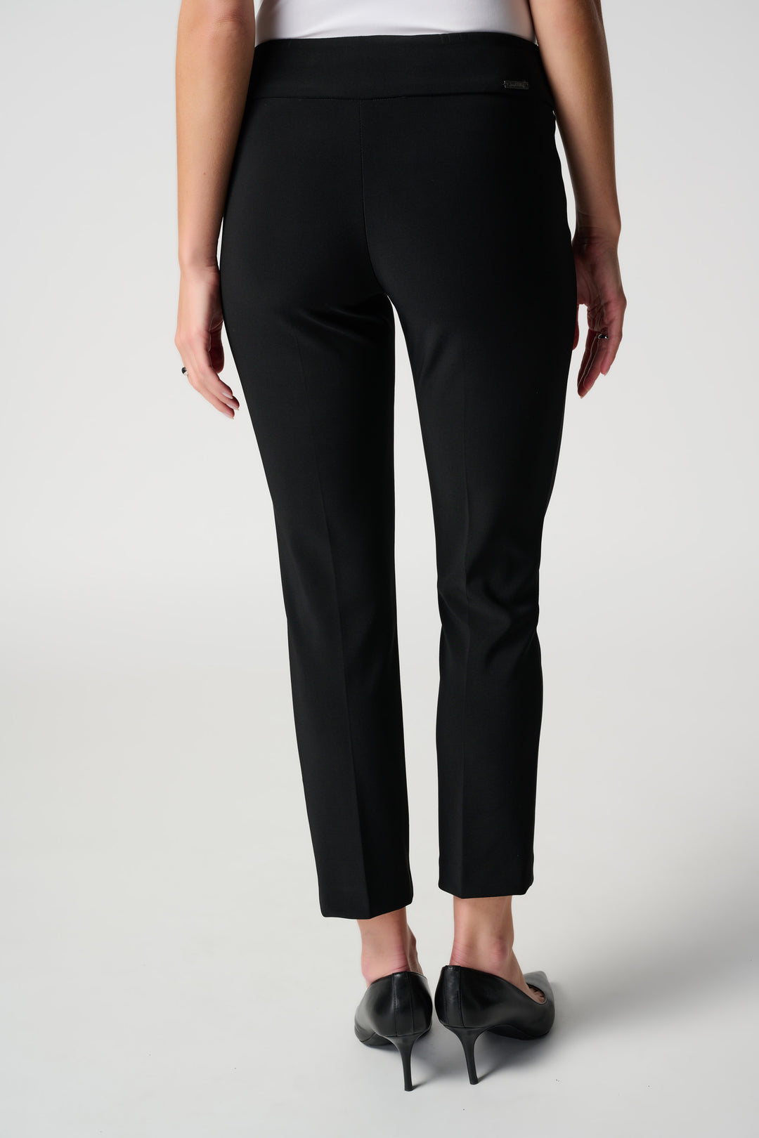 Joseph Ribkoff Classic Cropped Pant  181089  Black*
