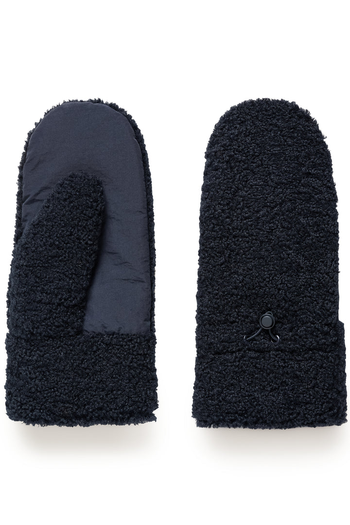 Part Two Saisa Mitt  30309776  Dark Navy