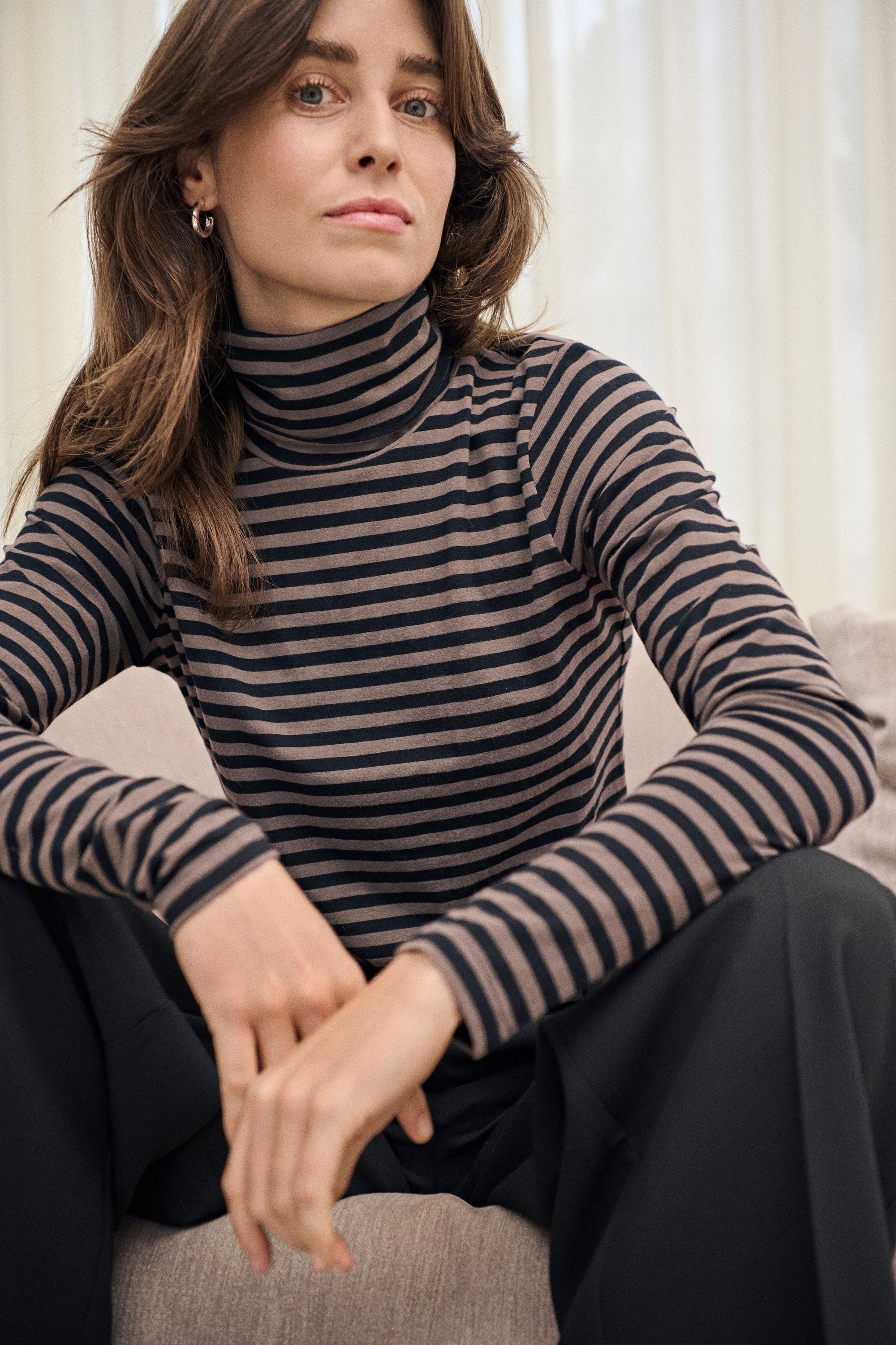 Part Two Efinas Top 30309923 Falcon/Black Stripe