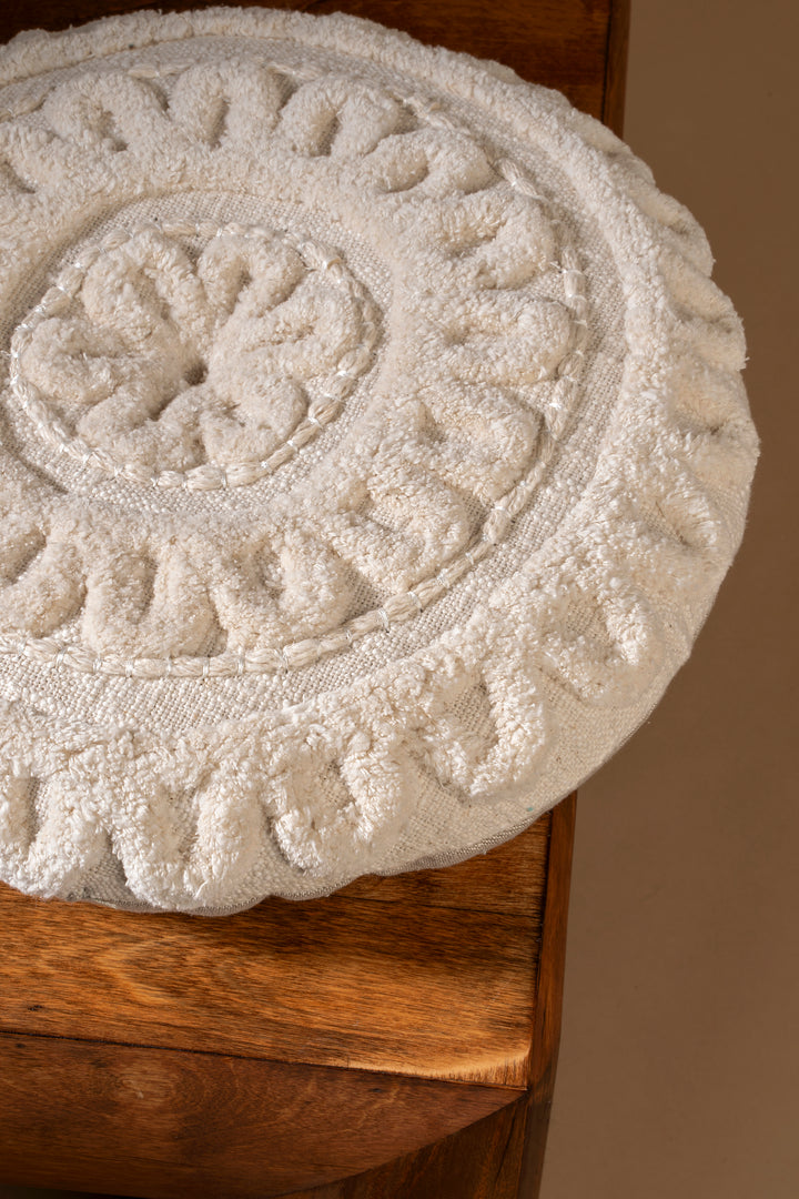 Indaba Calla Round Cusion 1-0473 Ivory