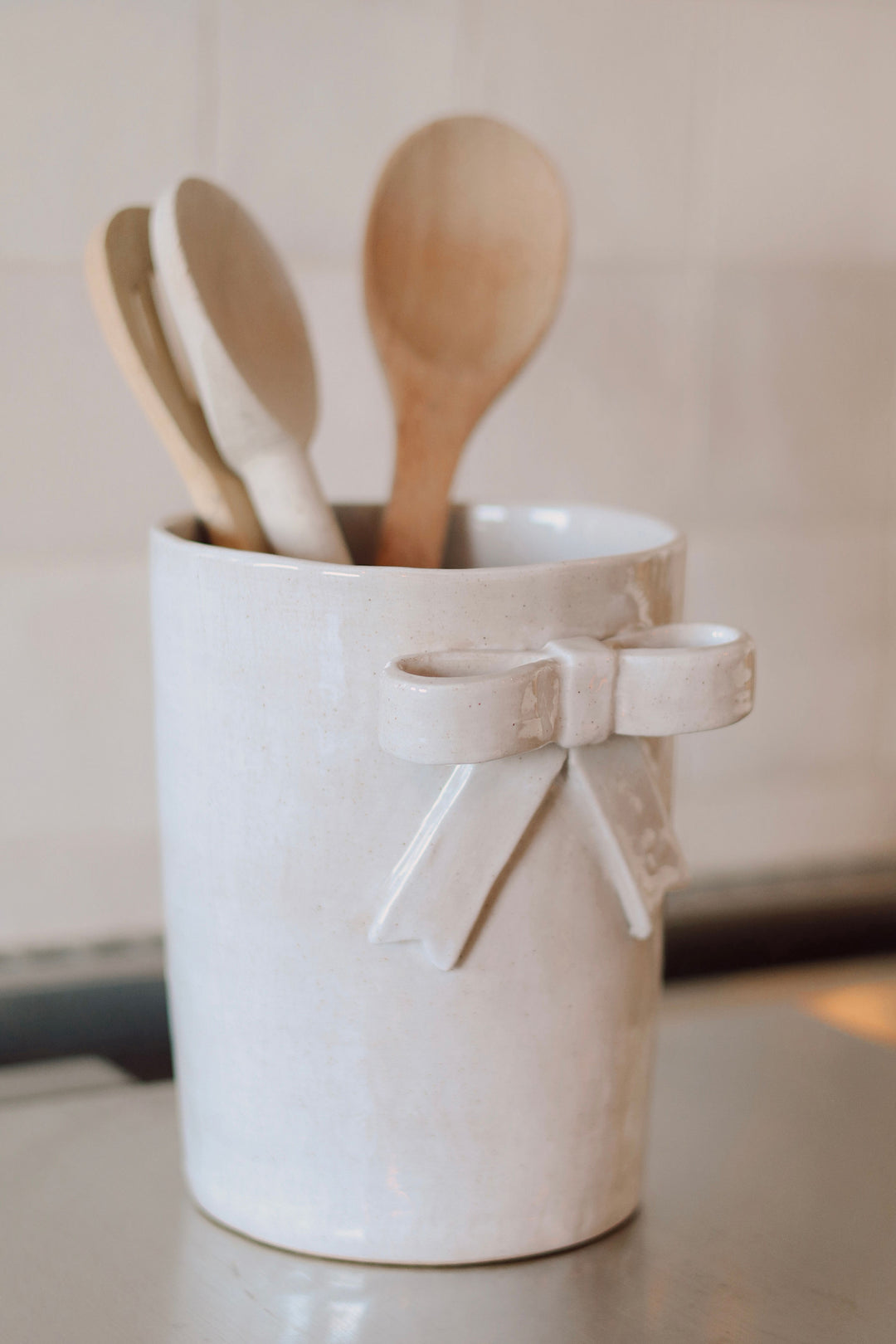Indaba Stoneware Bow Crock Pot 01-6147