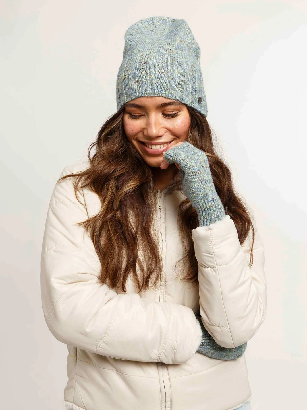 Fraas Knitted Wrist Warmers with Glitter Effect  667102-611 Neo Mint