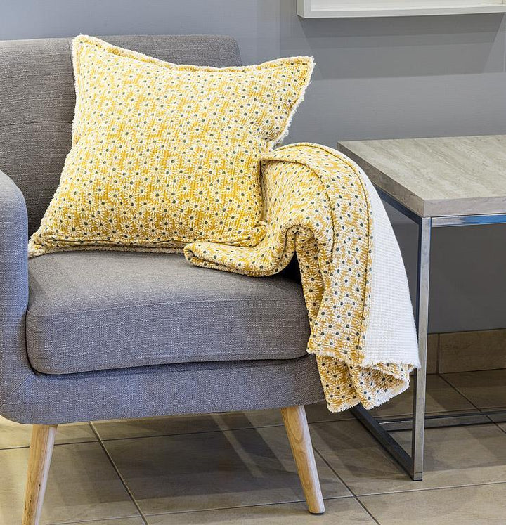 Abbott Erika Yellow Daisy Throw