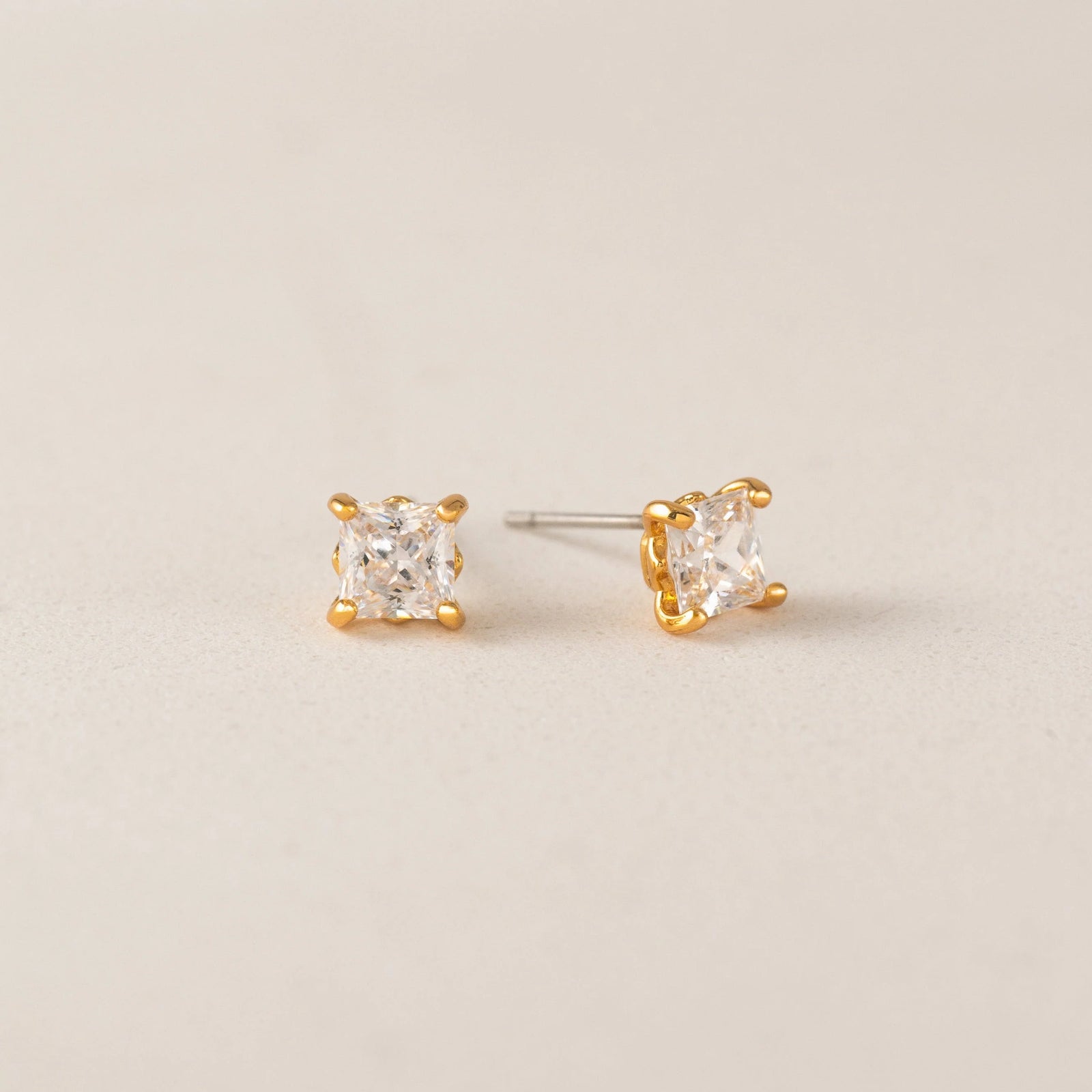 Lover's Tempo Alpha Square Stud Earring Gold