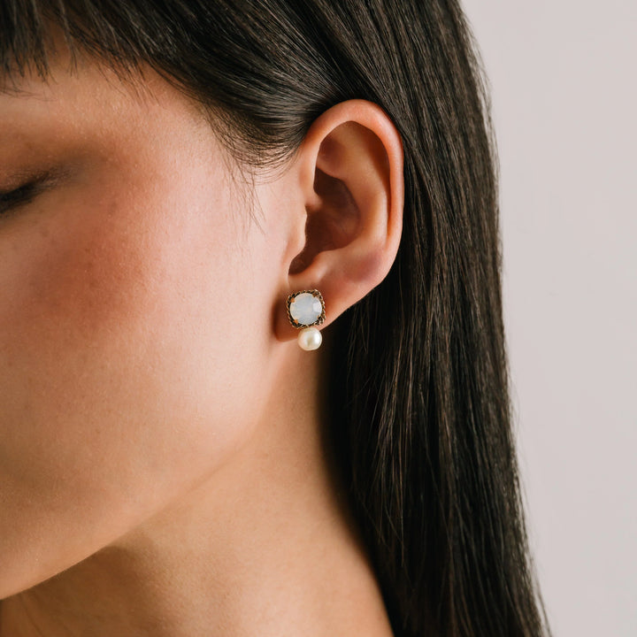 Lover's Tempo Bon Pearl Stud
