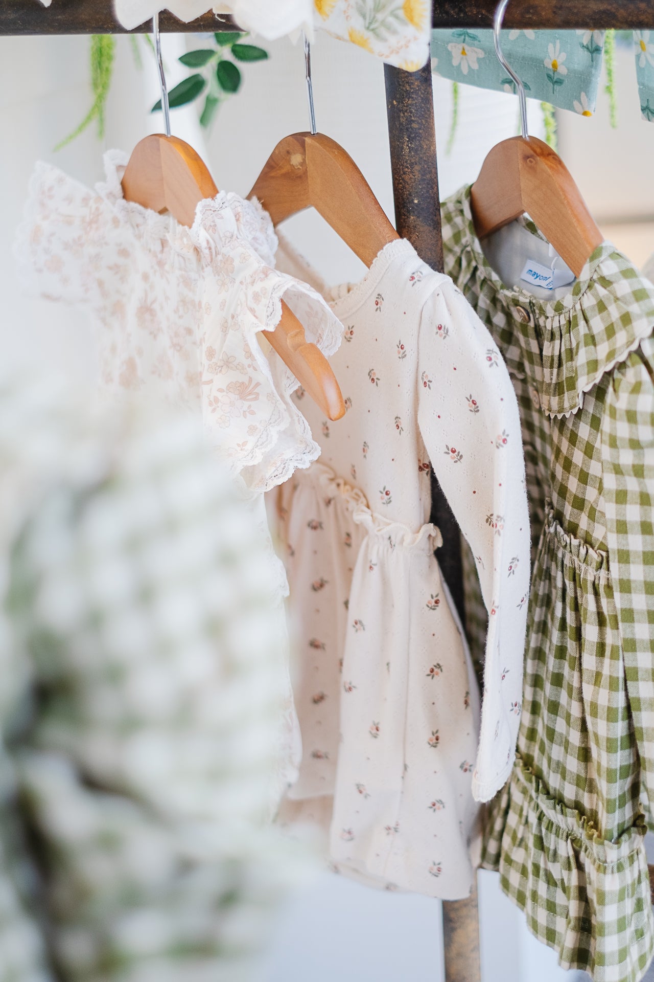 picture of jewelry box with pearl necklace, geodes boxes and bracelets.