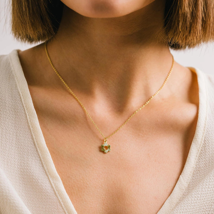Lovers Tempo Daisy Fluted Necklace