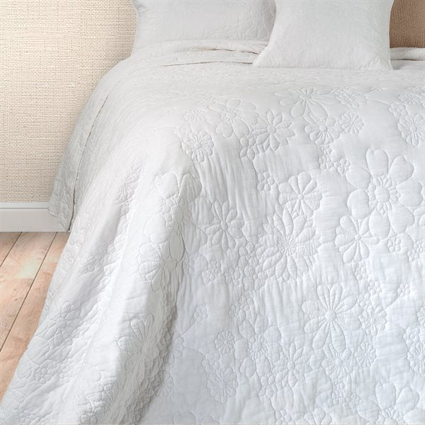 Brunelli Flower White Stitched Quilt Set
