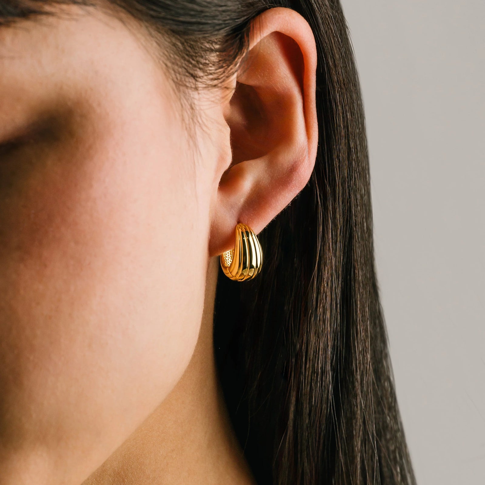 Lover's Tempo Groove Tear Drop Earrings