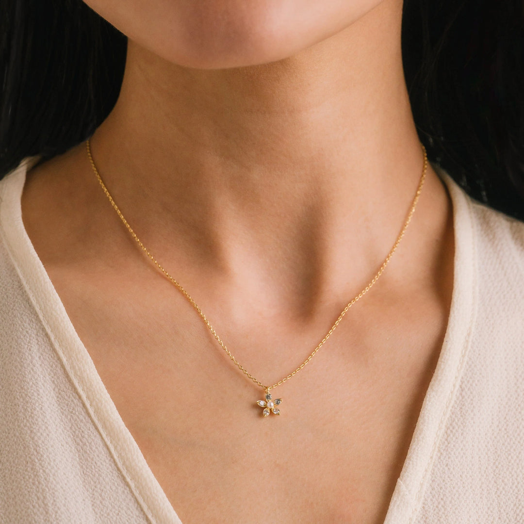 Lovers Tempo Lily Necklace