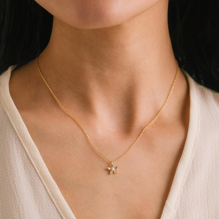 Lovers Tempo Lily Necklace