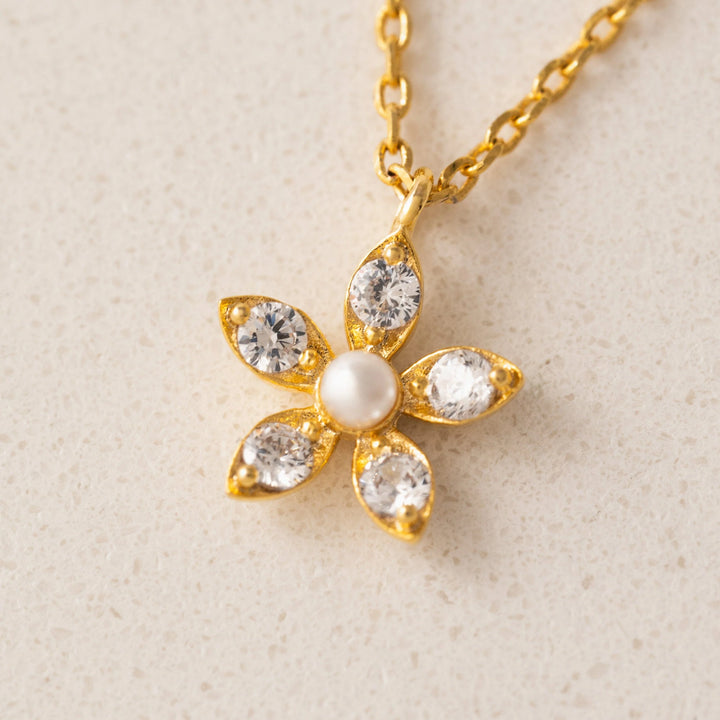 Lovers Tempo Lily Necklace