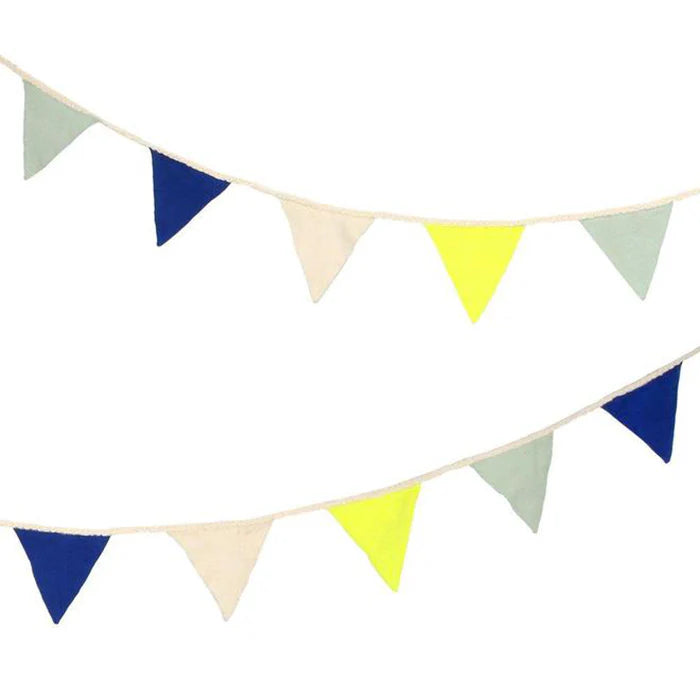 Meri Meri Knitted Flag Garland - Blue/Grey/Neon Yellow/Cream *