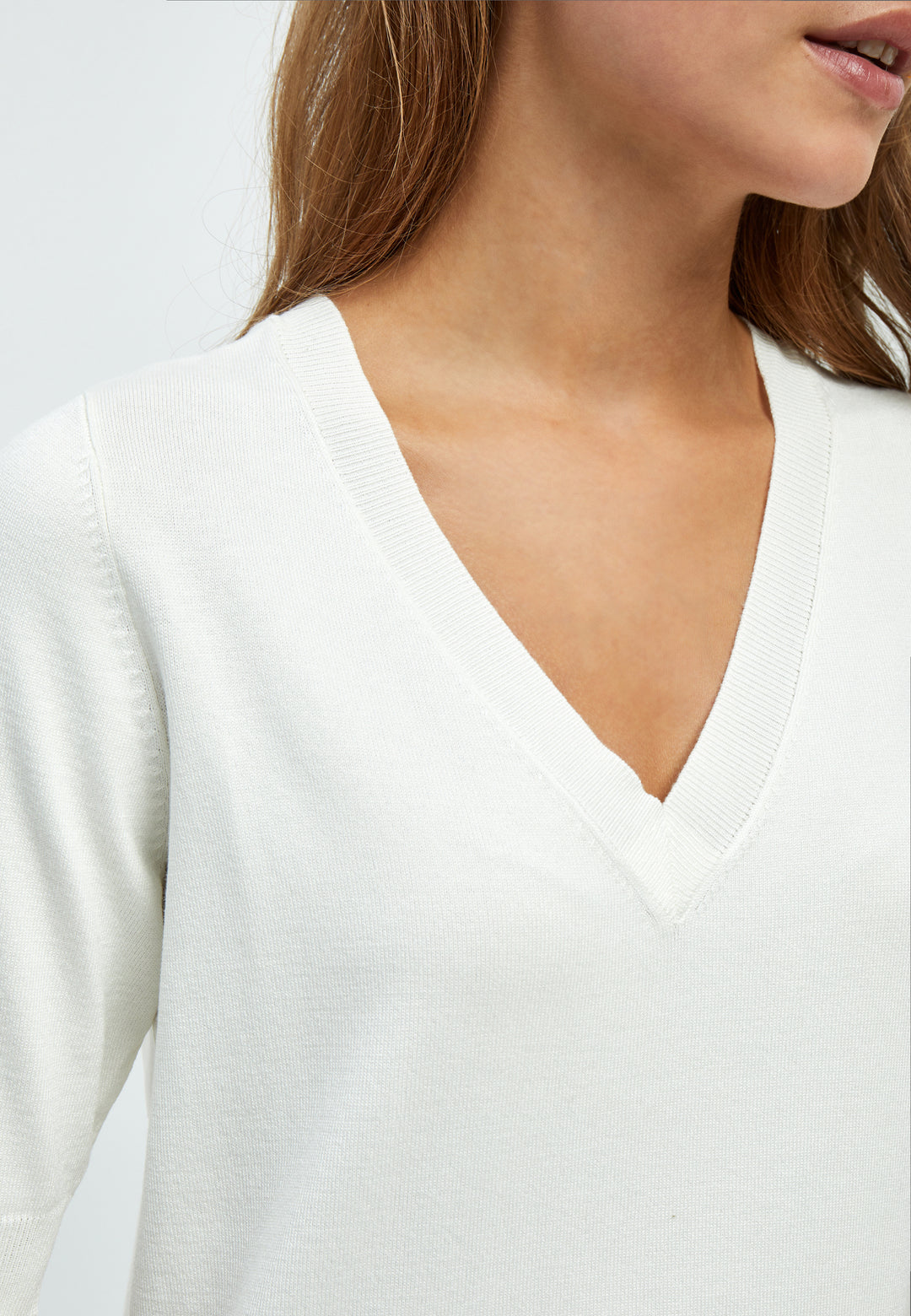 Minus Milla V-Neck Tee - MI4751  Broken White