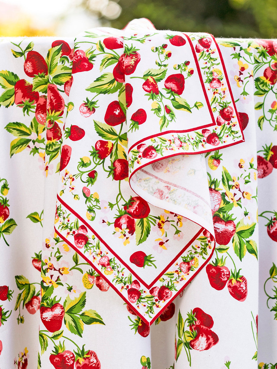 April Cornell Strawberry Basket Napkins Set/4 - White