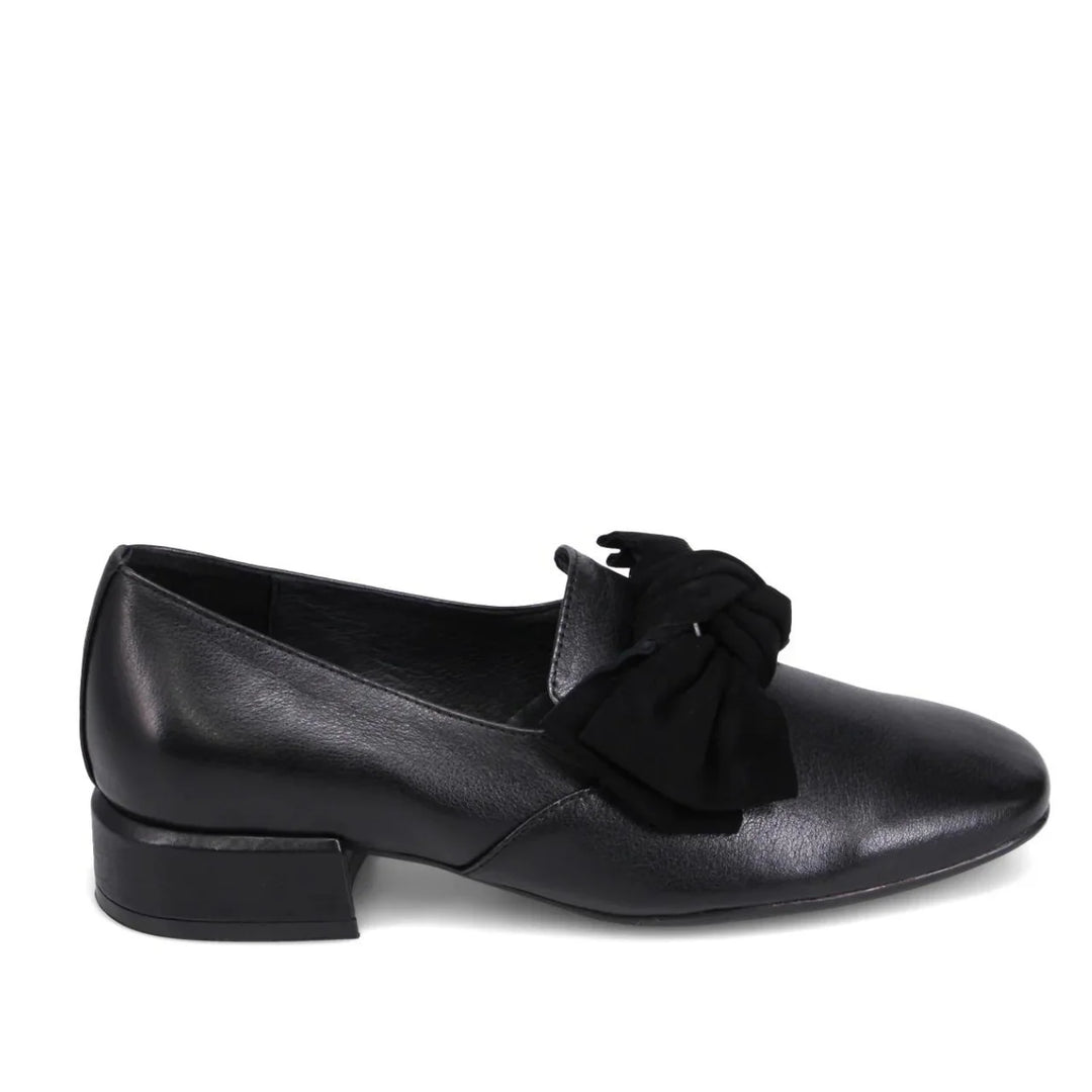 Django & Juliette Varva Black