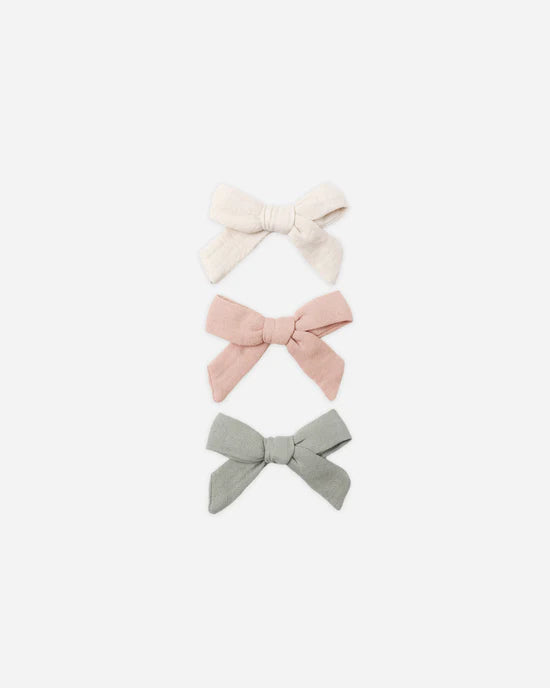 Quincy Mae Bow with Clip   QMA213URFR   Natural, Fern, Rose