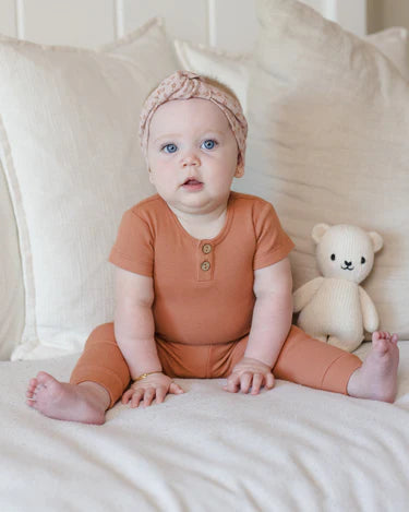 Quincy Mae Baby Ribbed Henley Bodysuit   QM614PUNS   Poppy