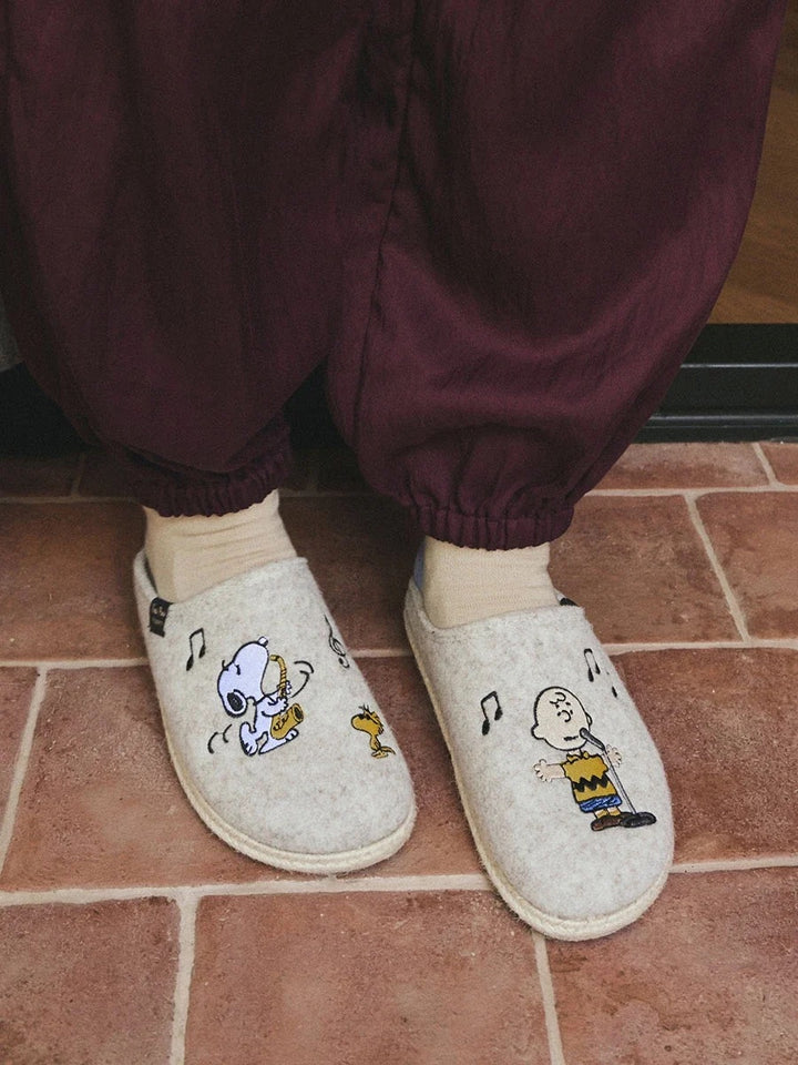 Toni Pons Snoopy Slipper (Milk)