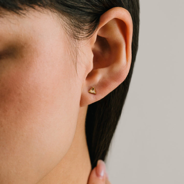 Lover's Tempo Sail Triangle Stud