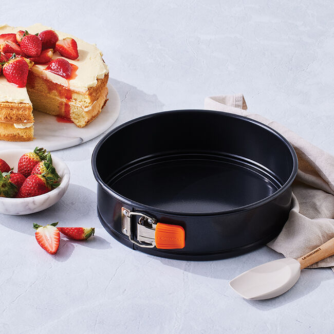 Le Creuset Springform Round Metal Cake Pan*