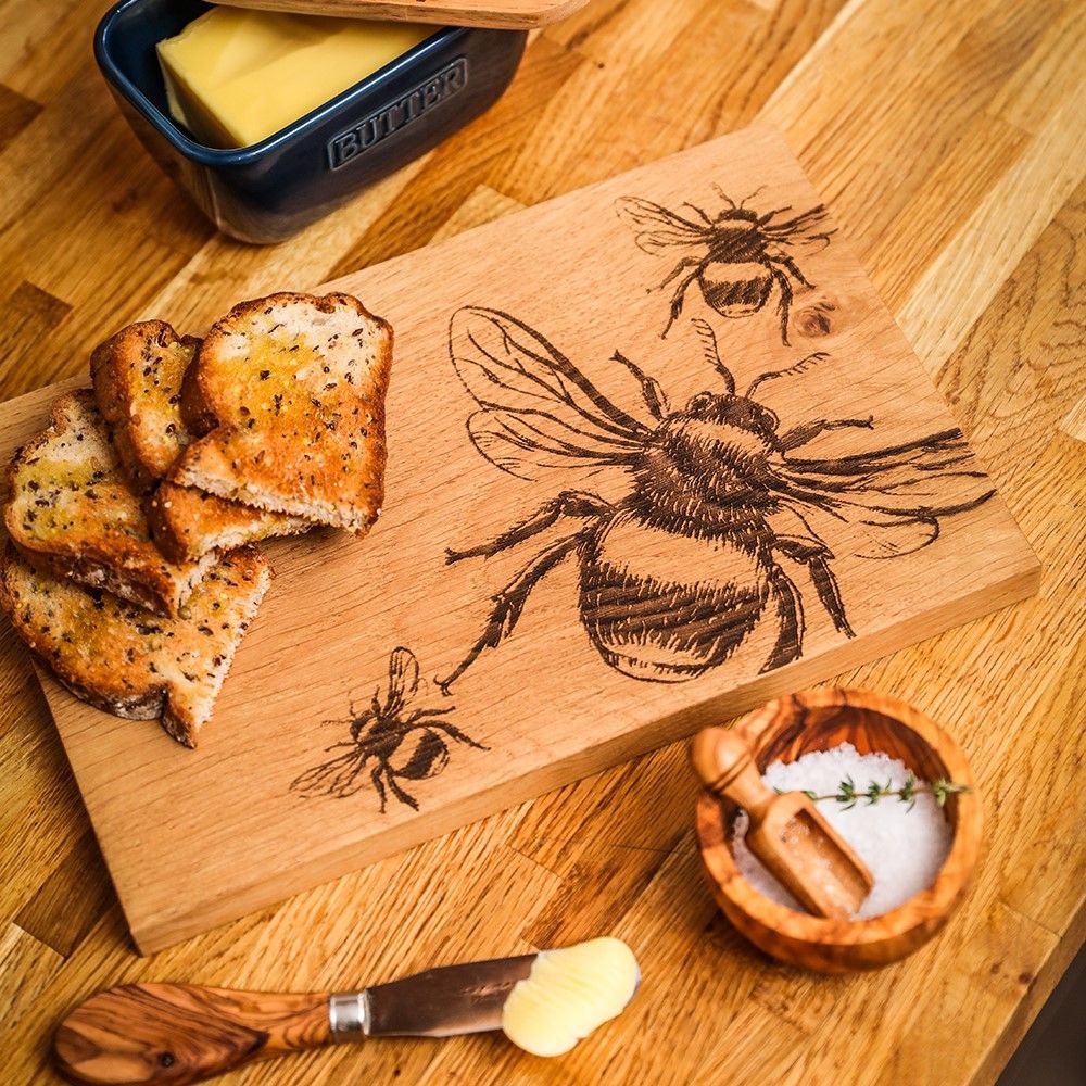 Selbrae Oak Serving Board  -  Bee