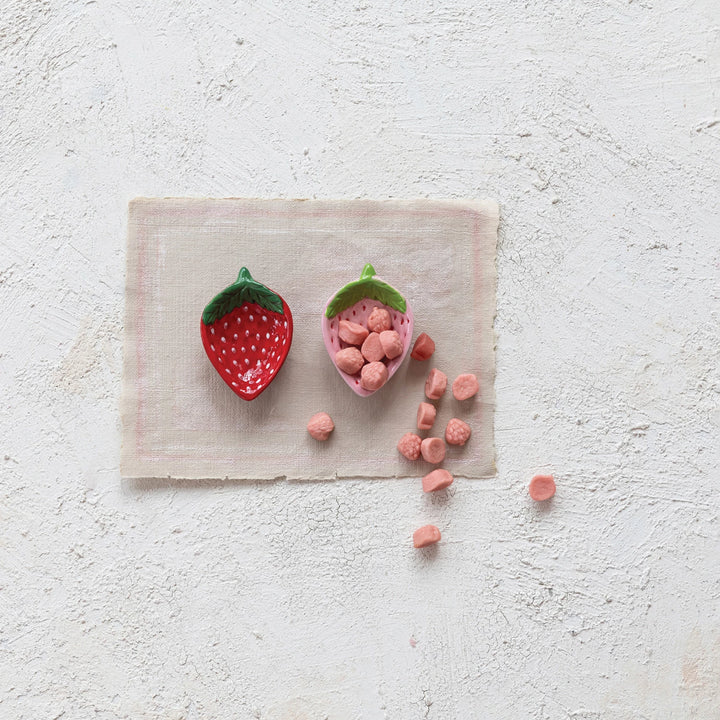 Creative Co-op Ceramic Strawberry Shaped Dish  DG0512A