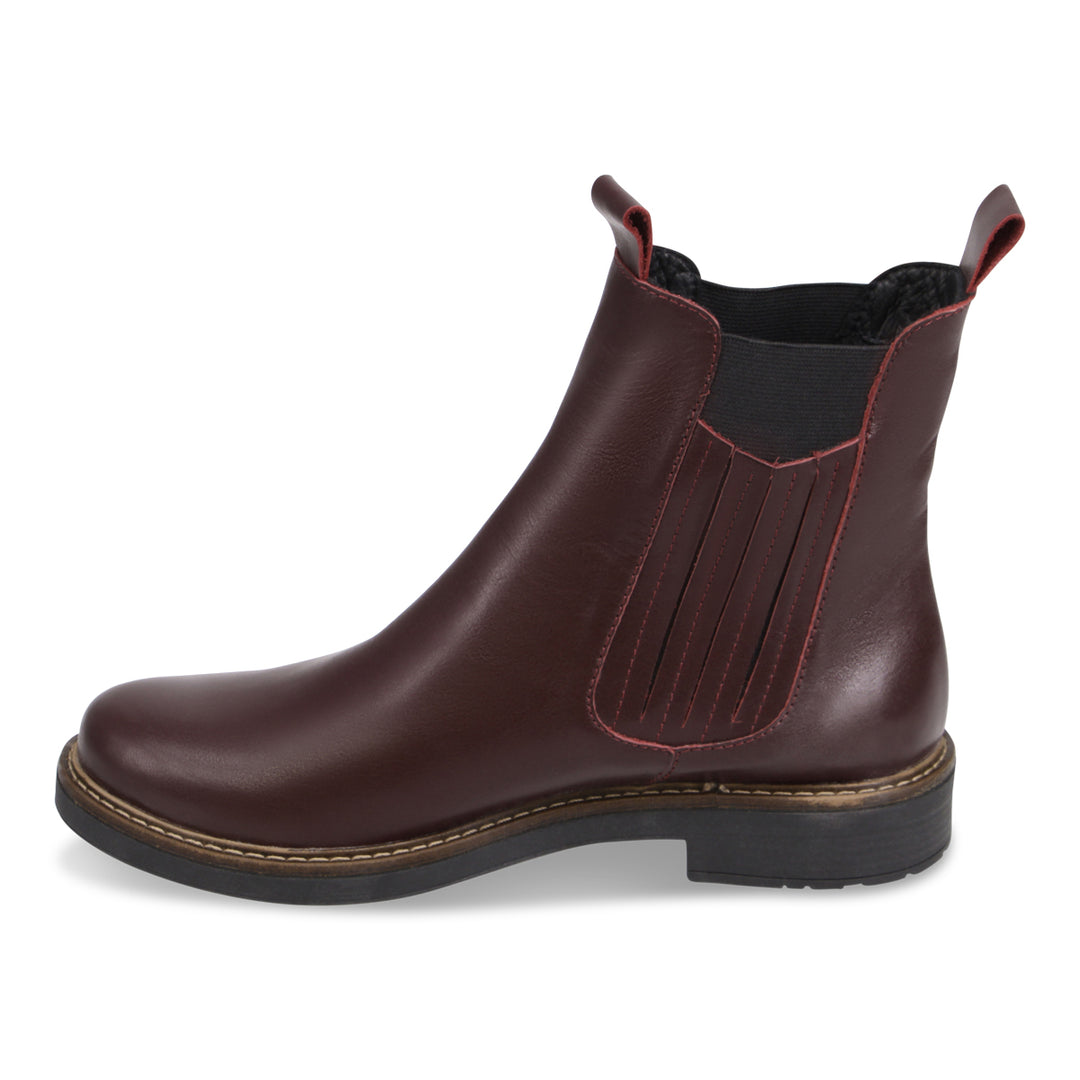 Bueno Everett Chelsea Boot