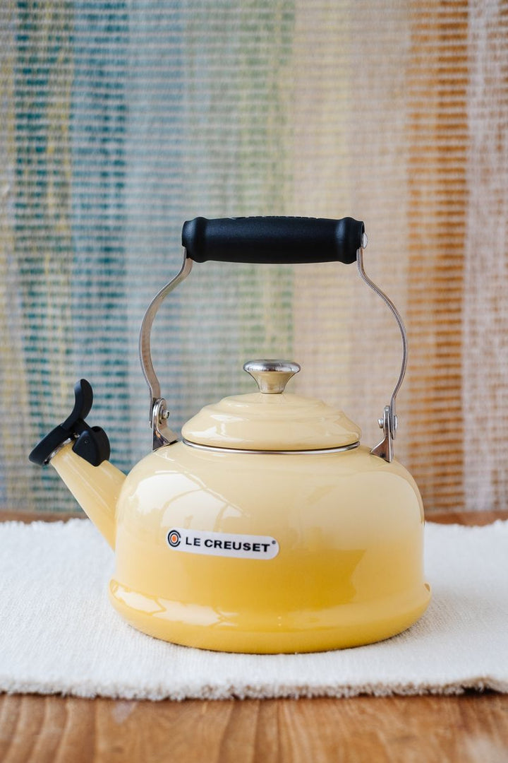 Le Creuset Classic Kettle - Chamomille