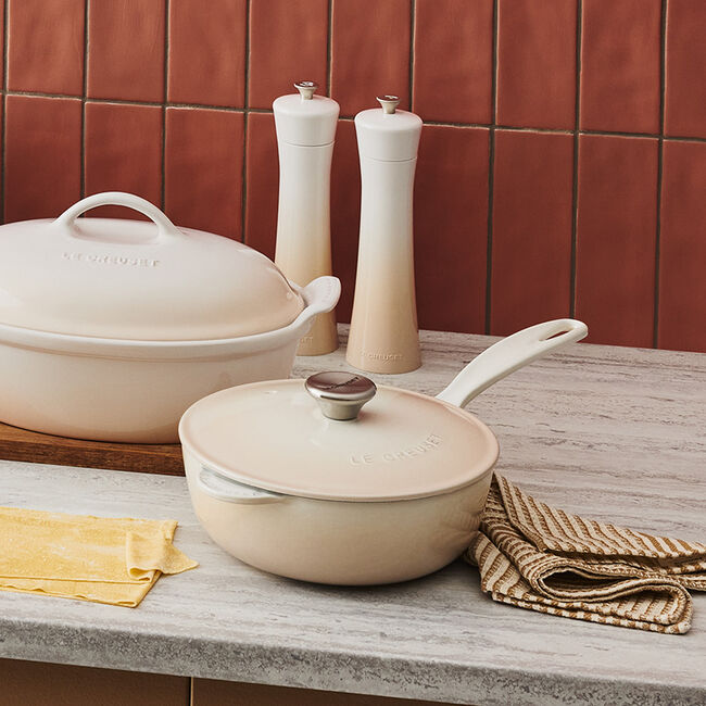 Le Creuset Saucier - Meringue