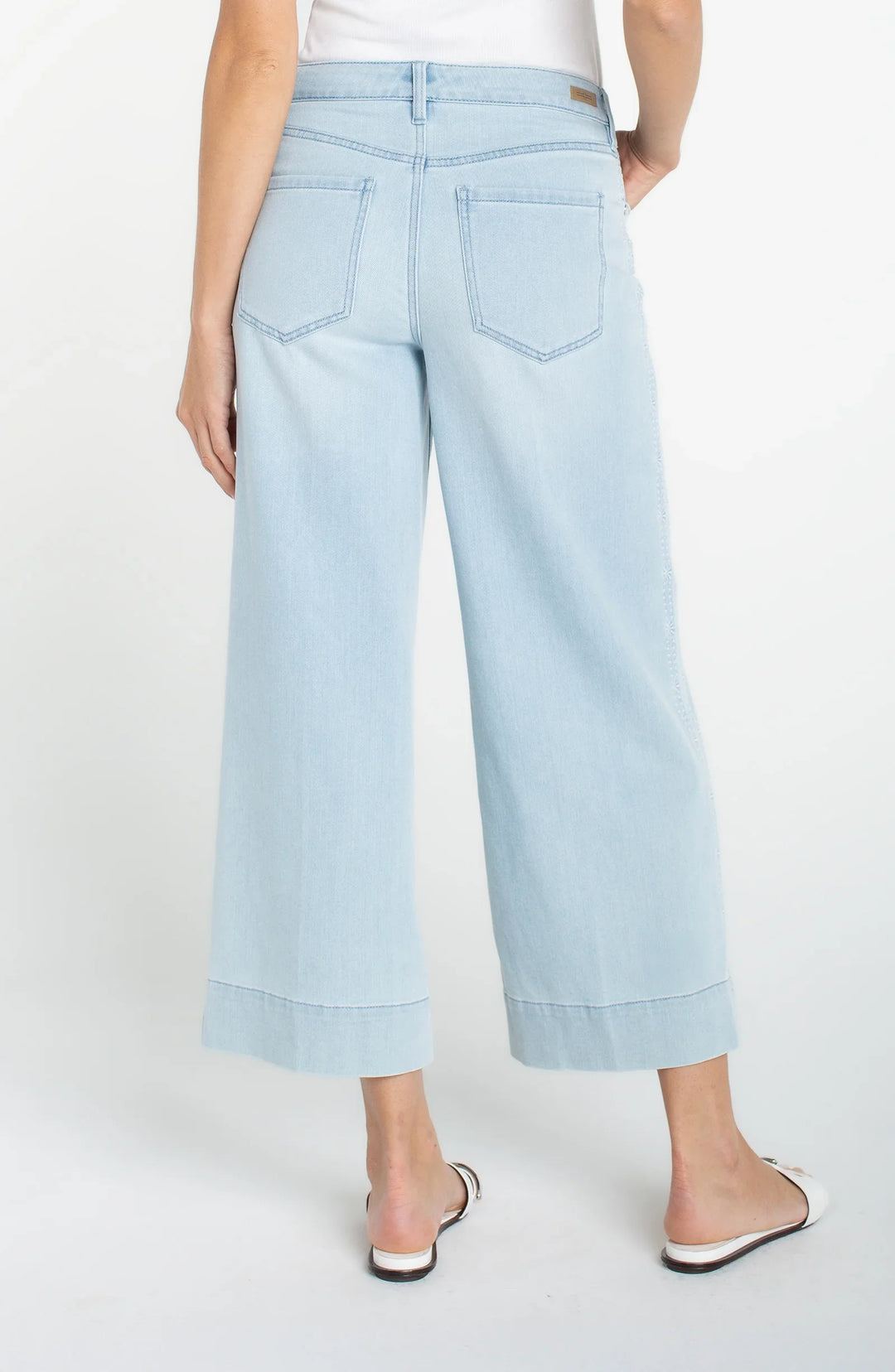 Liverpool Stride Crop Wide Leg with Embroidered Side Seam  LM7A94SSL  Marine Flowers