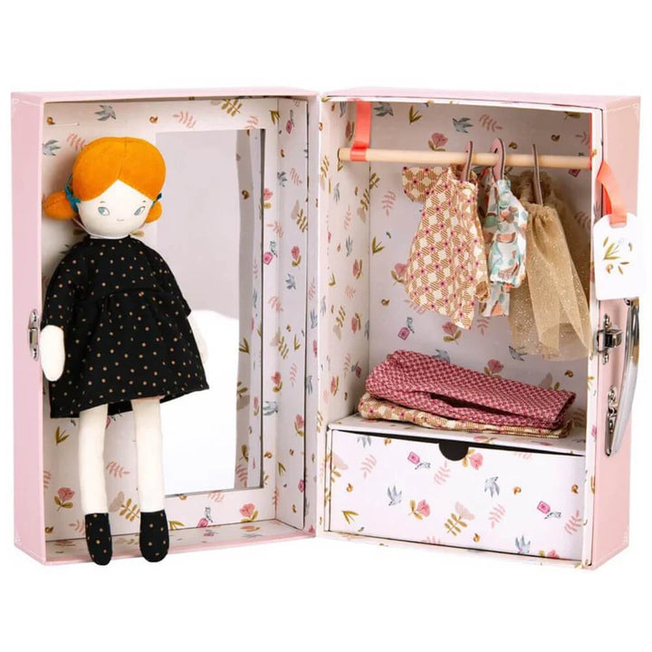 Les Parisiennes Little Wardrobe Suitcase & Doll 642564