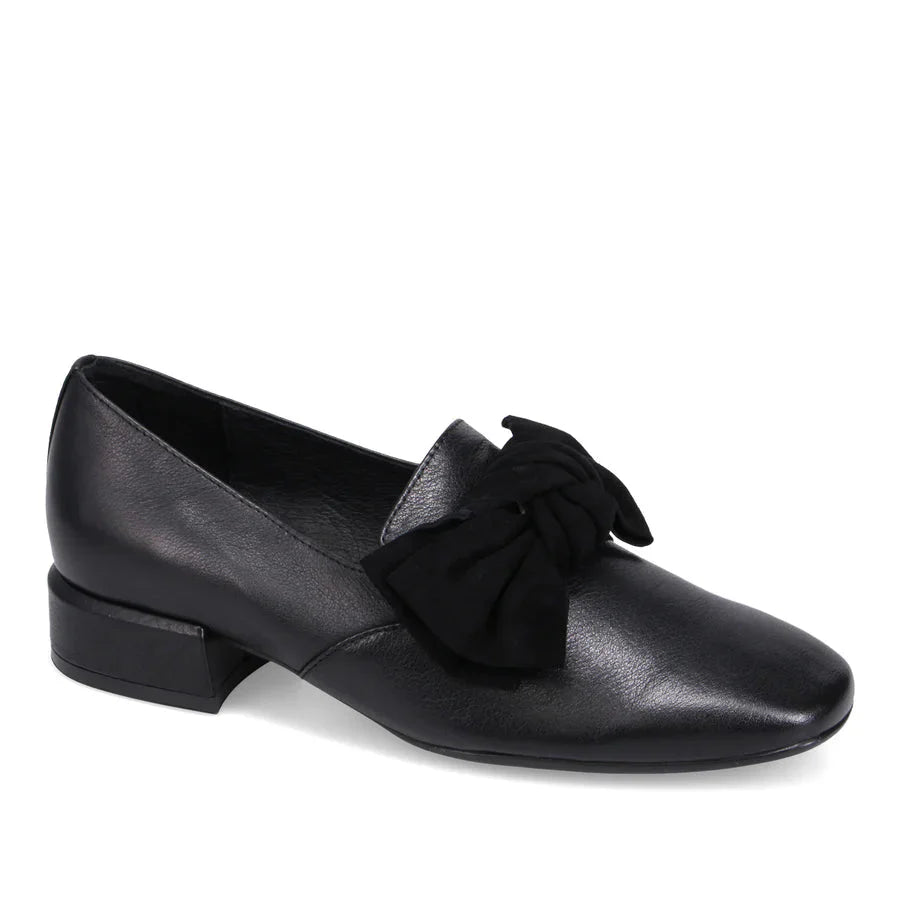 Django & Juliette Varva Black