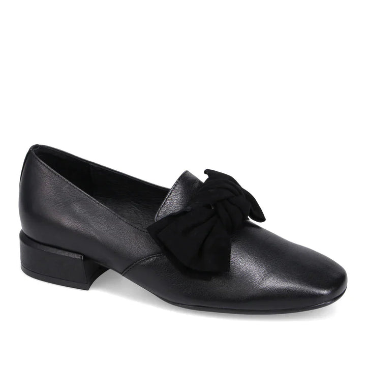 Django & Juliette Varva Black