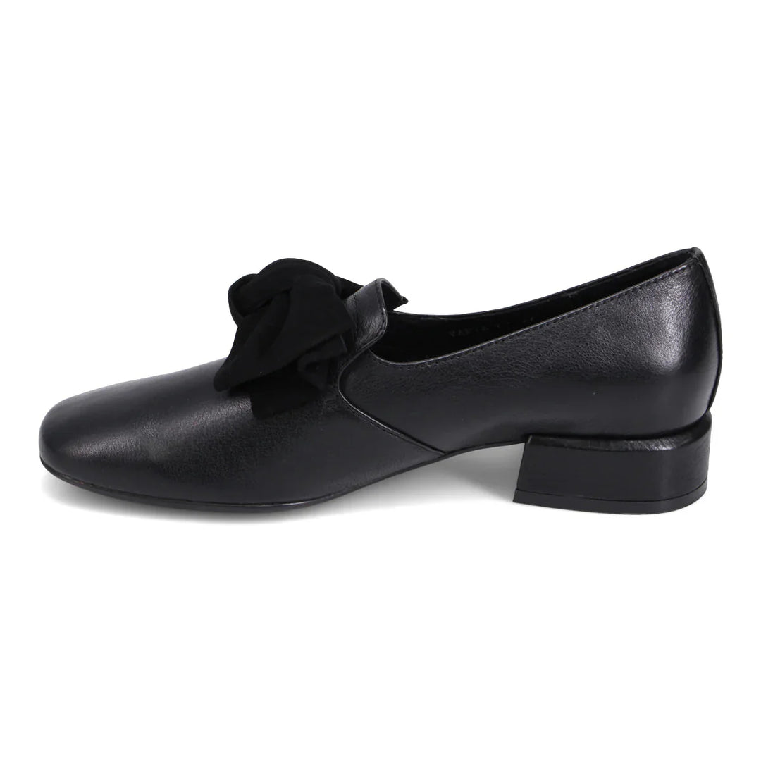 Django & Juliette Varva Black