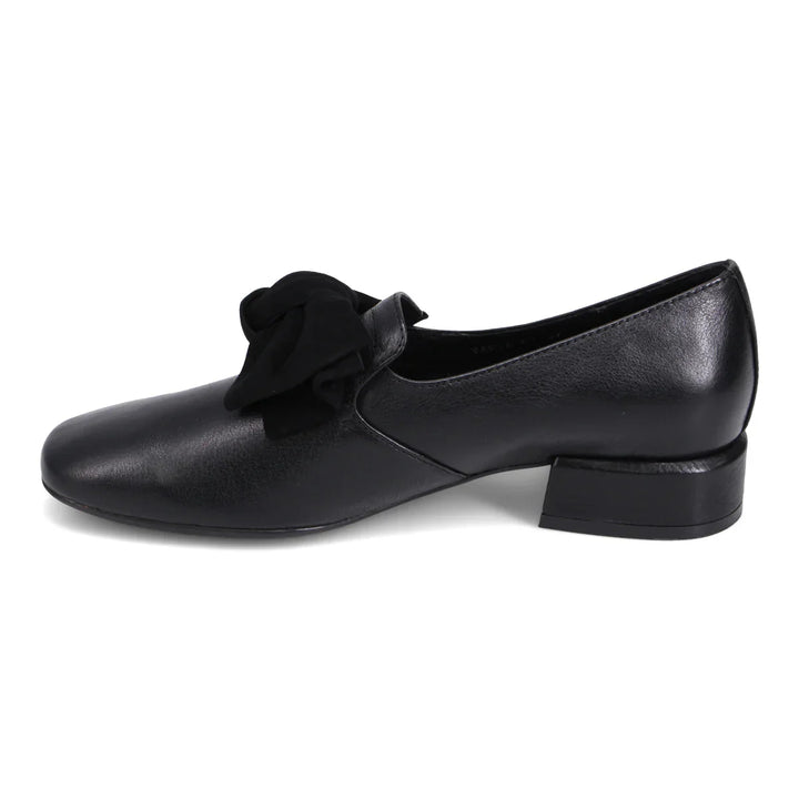 Django & Juliette Varva Black
