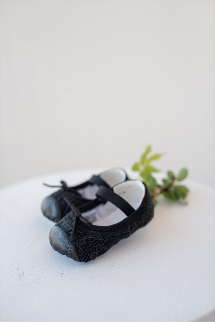 Baby Bloch Ballet Flats Juliette in Black Lace  BB1110 **