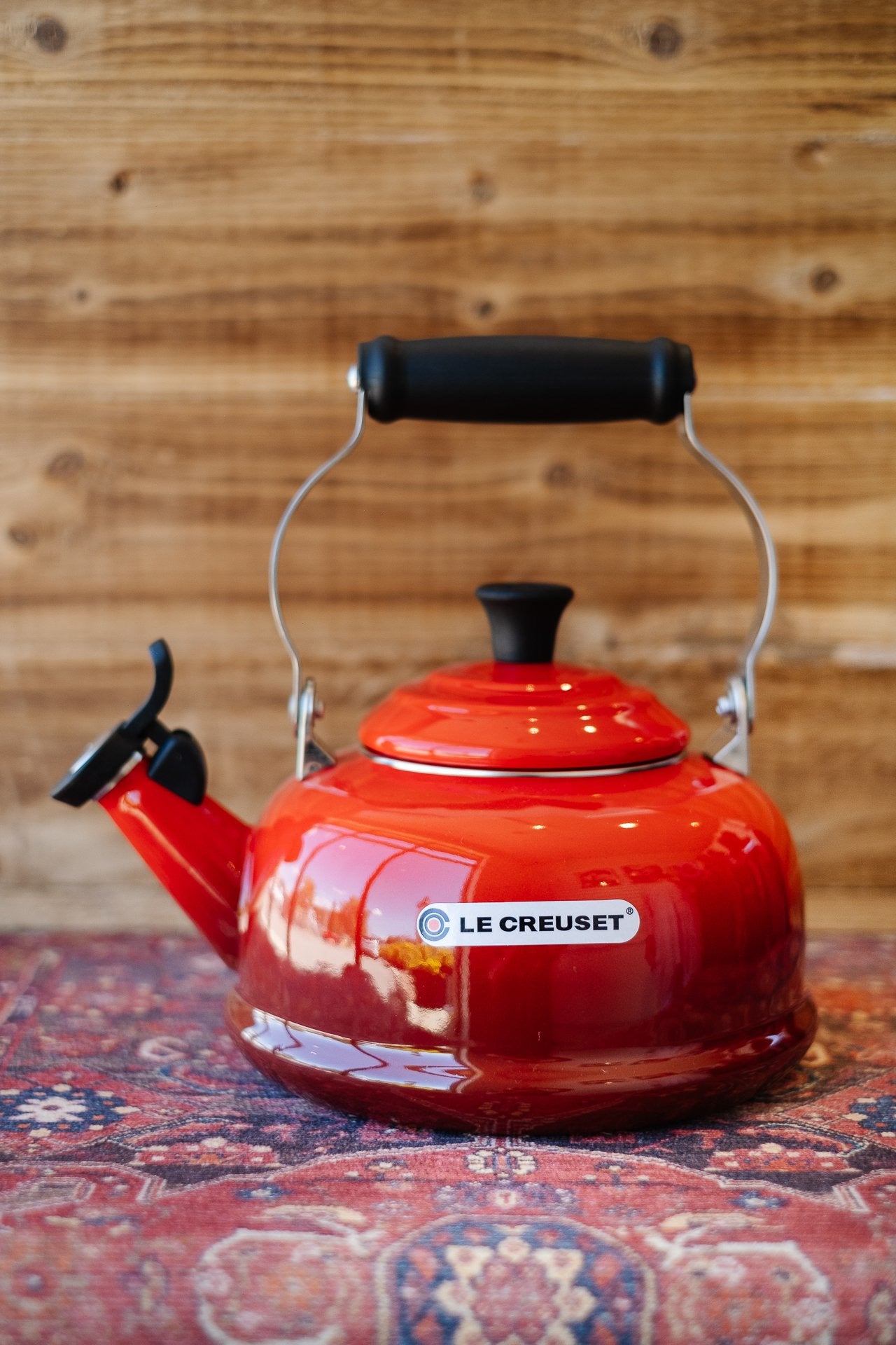 Le Creuset Classic Kettle - Cerise – Crocus & Ivy Interiors