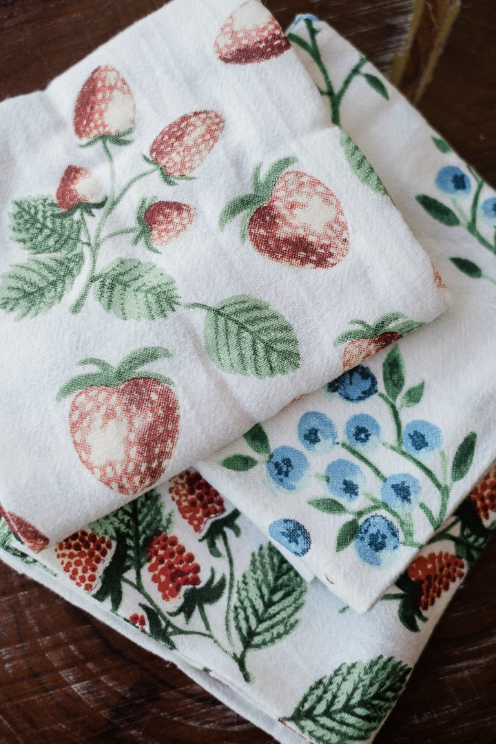 Danica Floursack Berry Patch Set of 3 Teatowels 2221003