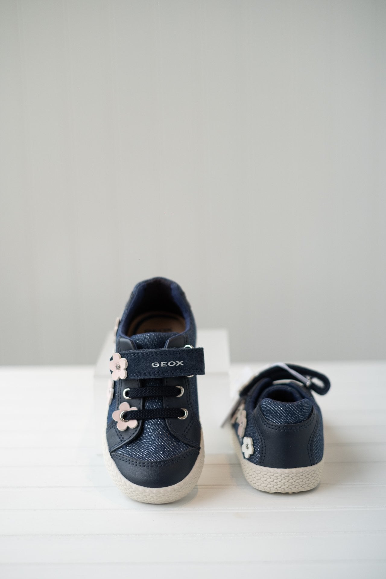 Geox Girl Sneakers Kilwi B92D5A  Navy with Pink and White Leather Flowers *